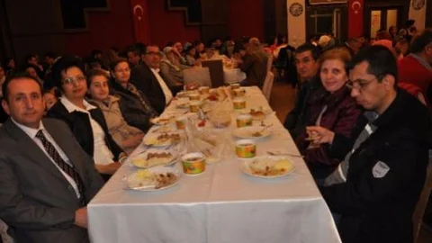 Kaymakamı Okur Engellilerle Yemekte Buluştu