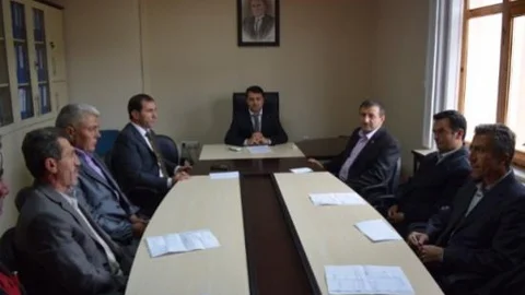 Kaymakam Bedir Köy Muhtarları İle Toplantı Yaptı