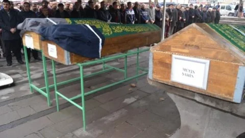 Cezaevi Mahkumu Vefat Eden Babasının Cenazesine Katıldı