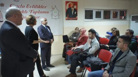 Denizli'de Evlilik Okulu'nda Yeni Dönem Başladı