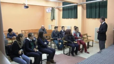 Kumluca'da Model Uçak Kursu Açıldı