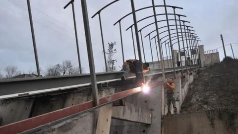 Yatay Asansörün Üstü Kapanıyor