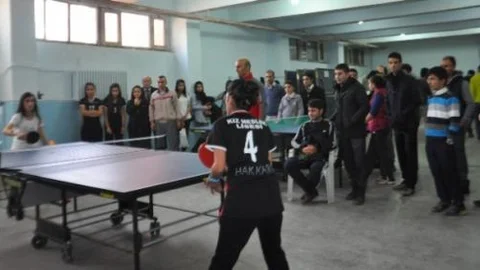 Hakkari'de Masa Tenisi İl Birinciliği Yarışması