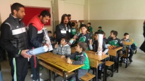 Üzümçolar Hem Eğleniyor Hem Öğreniyor