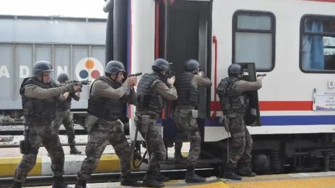 Tren Kaçıran Teröristler Yaralı Ele Geçirildi