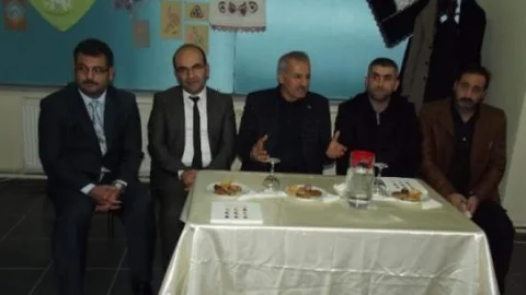 Ak Parti Milletvekili Mustafa Şahin Kent Konseyi Engelliler Merkezi'ni Ziyaret Etti