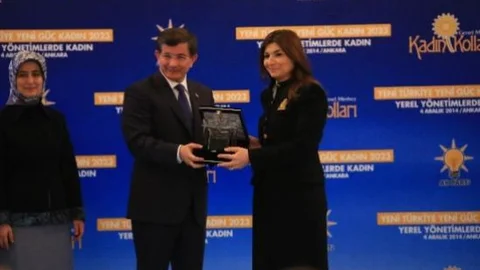 Başbakan Davutoğlu'ndan Çığlık'a Plaket