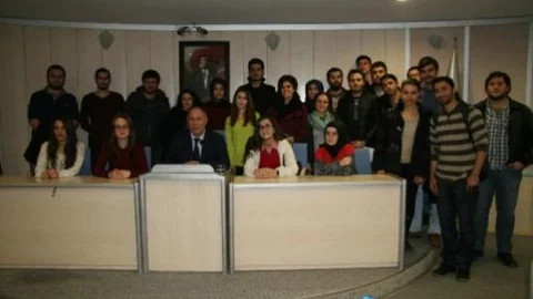 Saü Öğrencileri Adapazarı Belediyesi Meclisinde