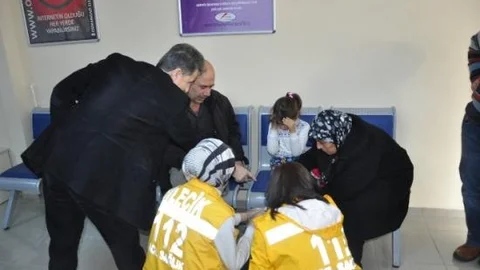 Bekleme Salonunda Oynarken Ayağını Sıkıştırdı