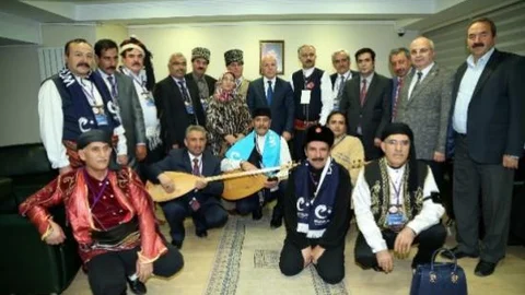 Aşıklardan Sekmen'e Övgü