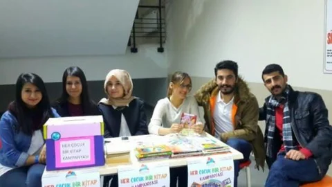 Üniversite Öğrencilerinden Kitap Toplama Kampanyası