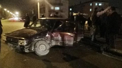 Önce Otomobile Çarptı Ardından Cami Bahçesine Uçtu: 6 Yaralı