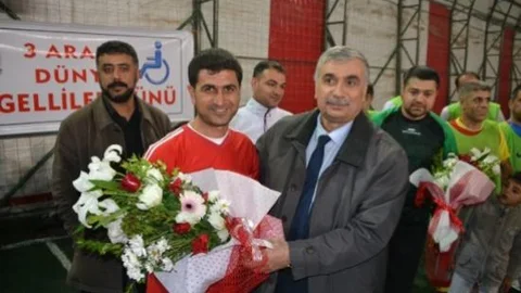 Şöhretler Karması İle Engelli Sporcular Dostluk Maçı Oynadı