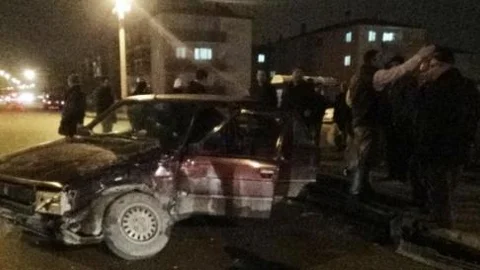 Otomobil Bahçeye Uçtu: 7 Yaralı