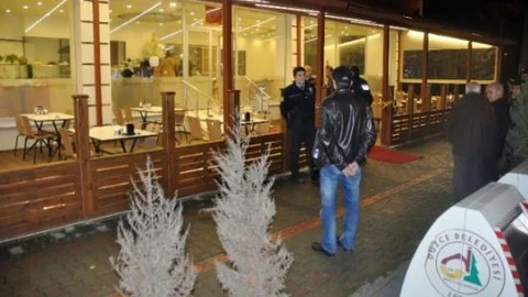 Restorana Kurşun Yağdırdı