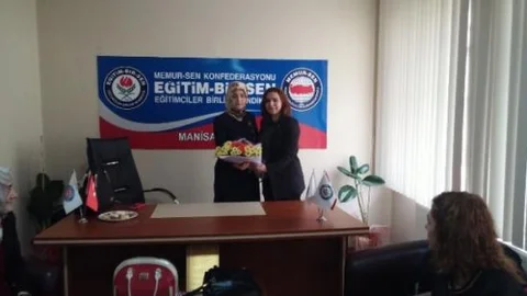 Ak Partili Kadınlardan Memur-sen'e Ziyaret