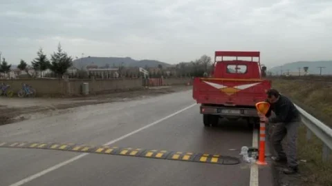 Saltukova Belediyesi'nden Işıklı Reflektör Uygulaması