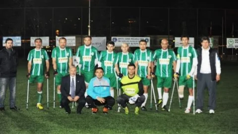 Engelli Futbolcular Ve Şöhretlerden Anlamlı Mesaj