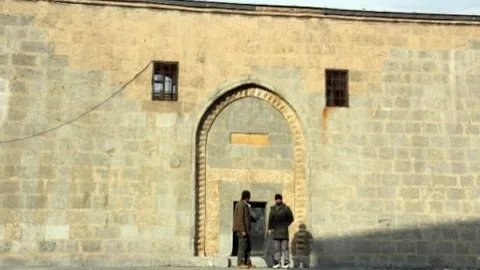 Hakkari'de Tarihi Medrese Muamması