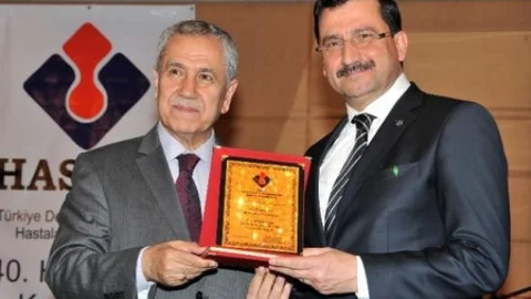 Hasvak'tan Başkan Ak'a Teşekkür Plaketi