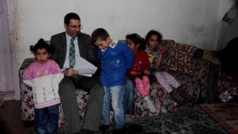 Kürtün'de 40 Aileye Ders Çalışma Masası Dağıtıldı