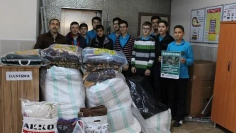 İhl Öğrencilerinden Suriyeli Savaş Mağdurlarına Bir Tir Battaniye