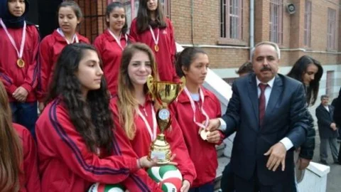 Voleybola Turgutlu Damgası