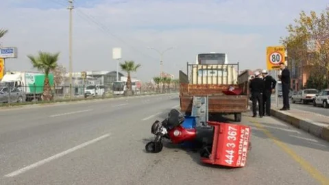 Denizli'de Motosikletli Kurye İle Otobüs Çarpıştı: 1 Ölü