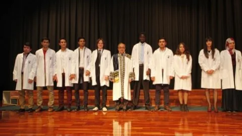 Tıp Öğrencileri Beyaz Önlüklerini Giydi