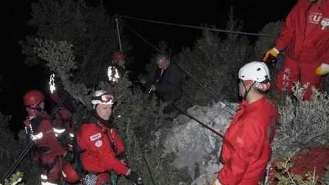 (özel Haber) Meraklı Köylüyü Cehennem'den Çıkardılar