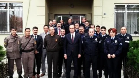 Manyas'taki Başarılı Jandarma Ve Polislere Başarı Belgesi