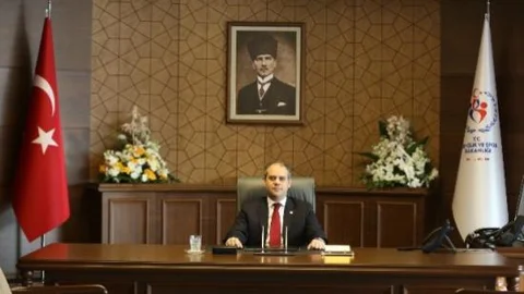 Bakan Kılıç Dünya Üçüncüsü Güreşçileri Tebrik Etti