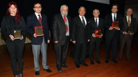 Şiir Yarışmasında Ödüller Sahiplerini Buldu