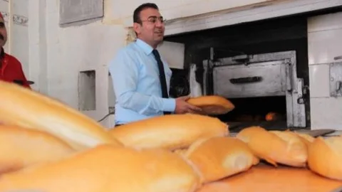 Çıldır Kaymakamından Askıda Ekmek Uygulaması