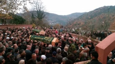 Kastamonu'da Öldürülen 2 Kuzen Gözyaşları İçerisinde Defnedildi