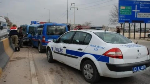 Gaziantep'te Zincirleme Kaza: 2'si Asker 5 Yaralı