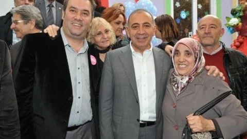 Buca'ya İki Pırlanta Merkezi Birden