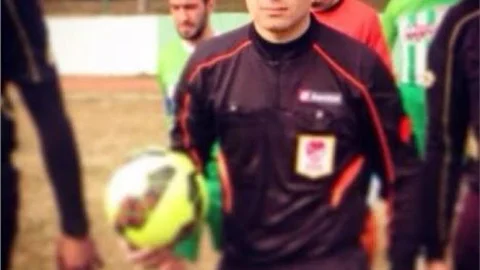 Kırmızı Kart Gören Futbolcudan Hakeme Meydan Dayağı