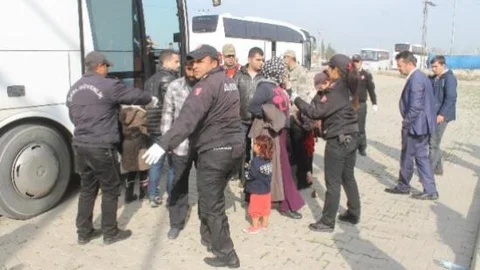 İstanbul'daki Suriyeliler İslahiye'ye Getirildi