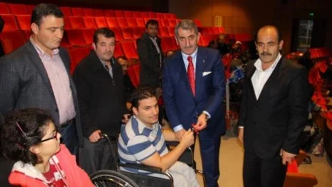 Samsun Ak Parti'den Engellilere 100 Akülü Araç