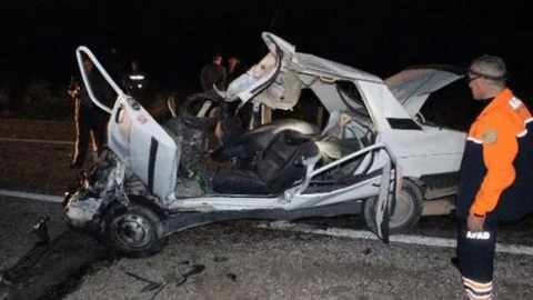 Beton Mikseri Otomobili Biçti: 3 Ölü