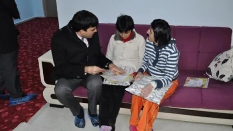 Fotoğraf Sergiden Elde Edilen Gelirler Engellilere Verildi