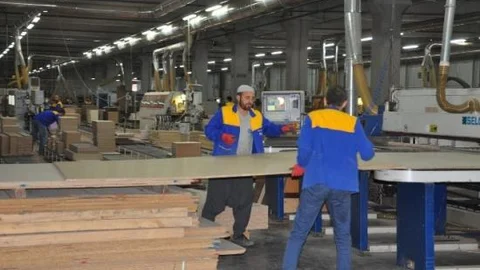 İnegöllü Firmalar İranlılara Mobilyacılığı Öğretti