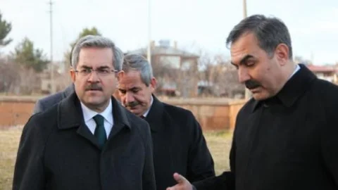 Ak Partili Ünüvar'dan Osmanlıca Dersine Destek