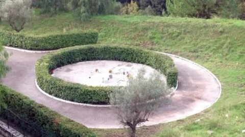 Osmanlı Şehzadesinin Kemikleri 200 Euro İçin Çukura Atıldı