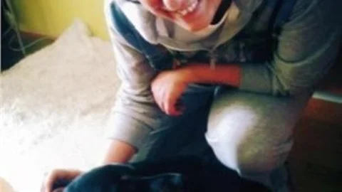 Parkta Aydınlatma Direğine Bağlanan Köpek Telef Oldu