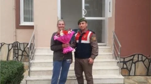 Uzman Çavuş Kurtardığı İsveçli Kadını Ziyaret Etti