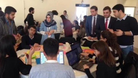 Tobb Genç Girişimciler İcra Kurulundan İntel Fikir Kampına Ziyaret