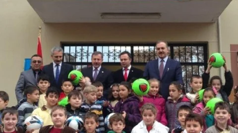 Öğrenci Başkanı İstedi Okul Spor Malzemelerine Kavuştu