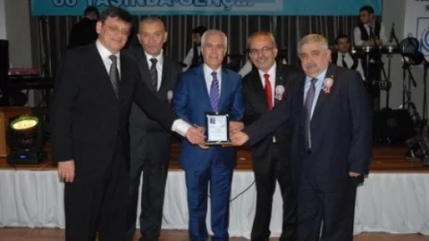 Mühendislikte 50. Yılını Dolduranlar Onurlandırıldı